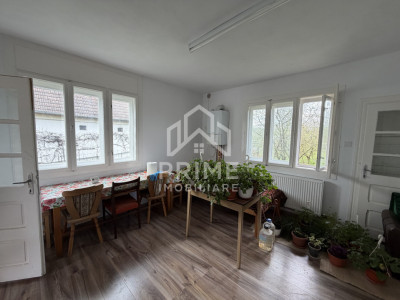 Casa Individuală renovabilă | 4 camere | 2.747 mp teren | Blaj