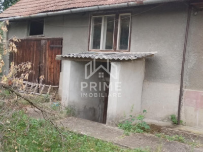 Casă individuală renovabilă | 2 camere | 1032 mp teren | La 13 km de Alba Iulia
