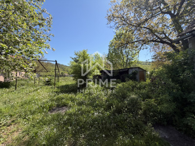 Casă individuală renovabilă | 2 camere | 975 mp teren | La 13 km de Alba Iulia