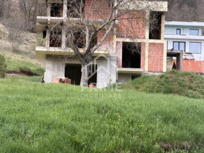 CASĂ LA ROȘU | 230 MP UTILI | 1.433 MP TEREN | 6 CAMERE | VALEA POPII