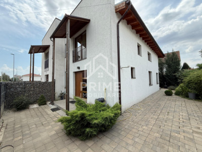 Casă tip duplex de INCHIRIAT cu 4 camere - Zona | Ampoi 3.
