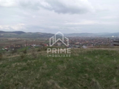 Teren intravilan 430 mp – zonă liniștită, cu panoramă superbă asupra orașului