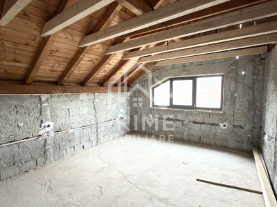 Casa de vanzare la rosu | 180 mp | 710 mp teren | Blaj