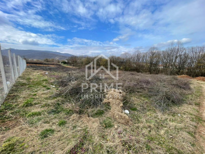 Teren intravilan de vânzare | Zona Schit | Alba Iulia | 885 mp | 2 fronturi 