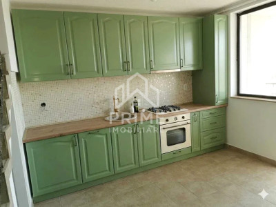 Apartament 4 camere, 120 mp | Scara interioară | Parcare